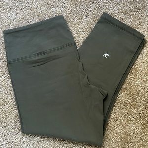 GLYDER, Women’s Size Medium, Olive Green, Crop Leggings